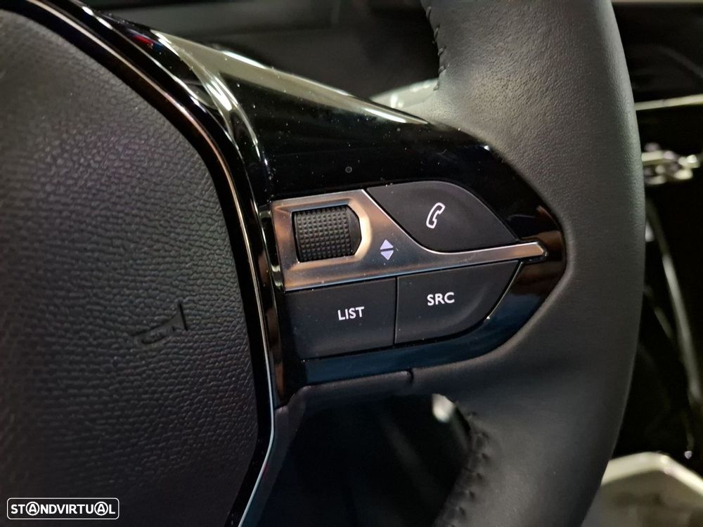 Peugeot 2008 1.2 PureTech Allure - 17