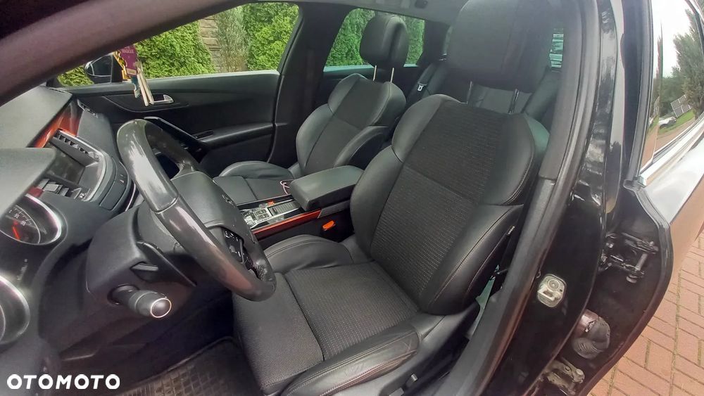 Peugeot 508 RXH Hybrid4 - 23