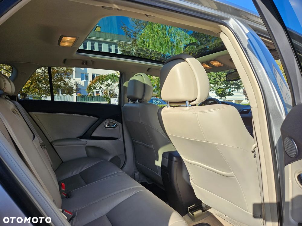 Toyota Avensis 2.0 Prestige MS - 21