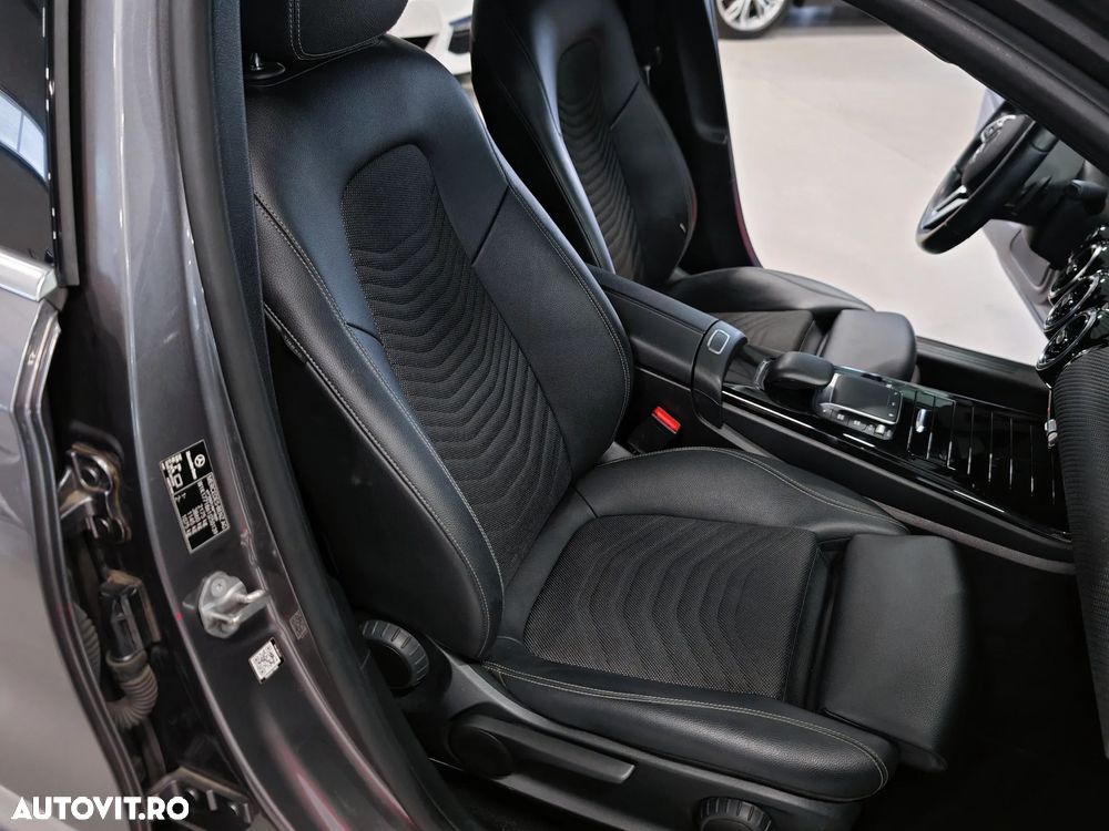 Mercedes-Benz A 250 e Sedan 8G-DCT - 10