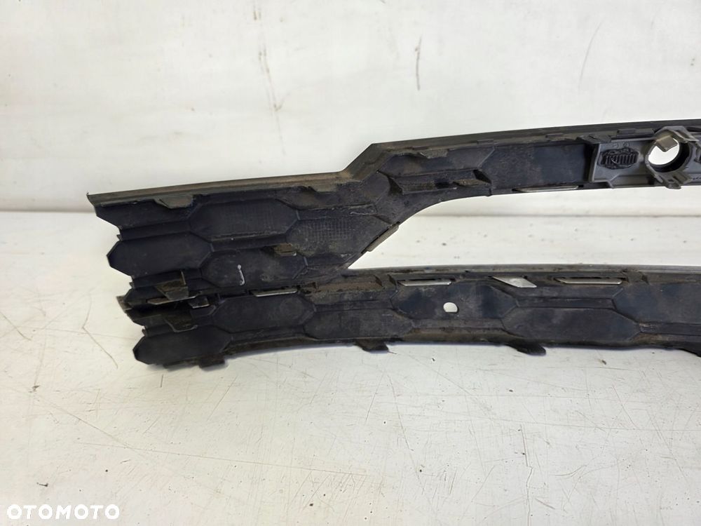 Kratka zderzaka prawy przód SKODA Octavia IV 4 5E3807682 - 9