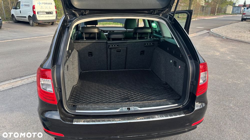 Skoda Superb 2.0 TDI DSG Elegance - 16