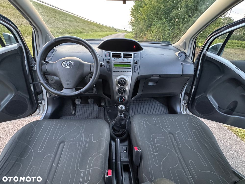 Toyota Yaris 1.33 Prestige - 27