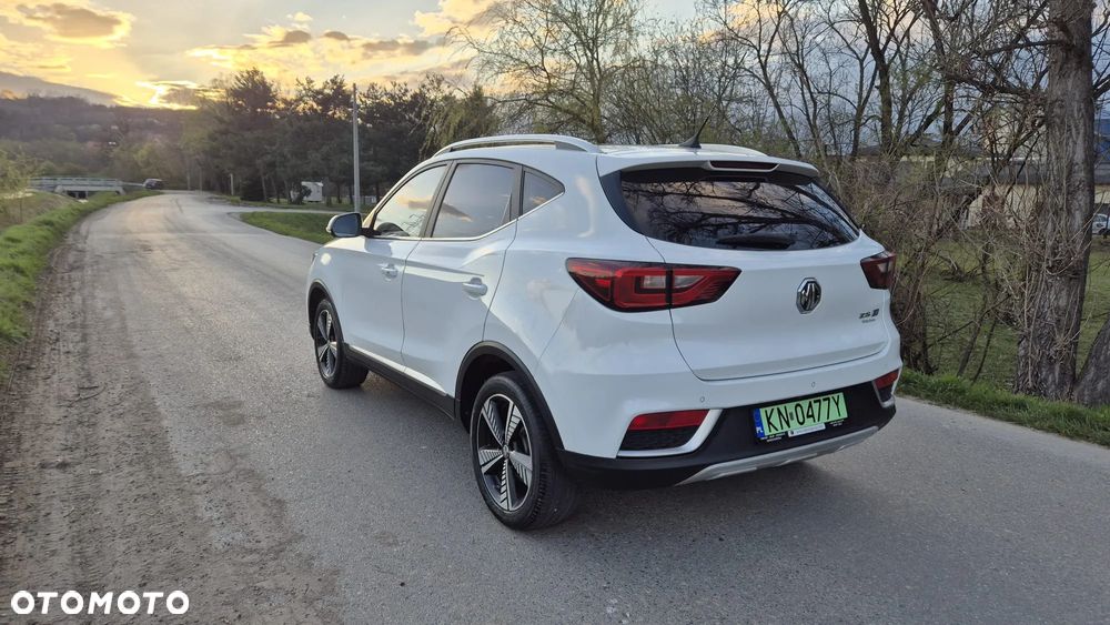 MG ZS - 3