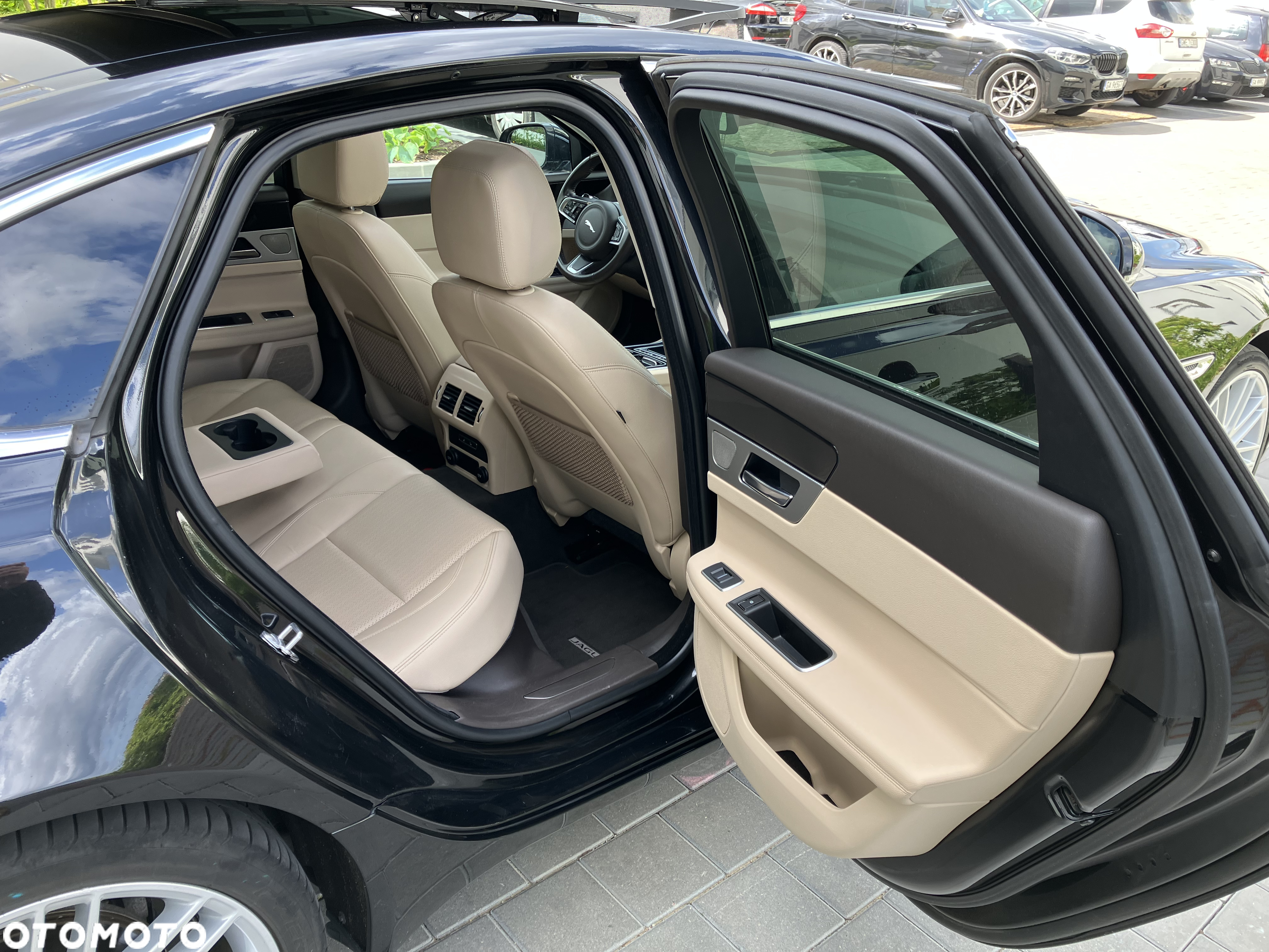 Jaguar XF 25t AWD Prestige - 18