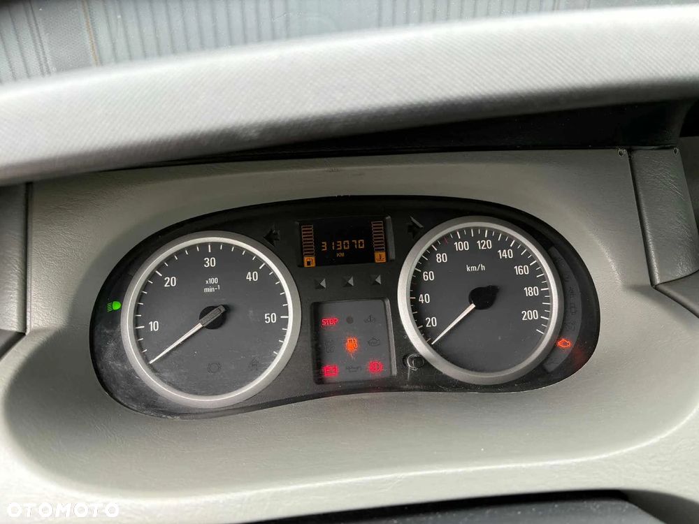 Opel Vivaro - 14