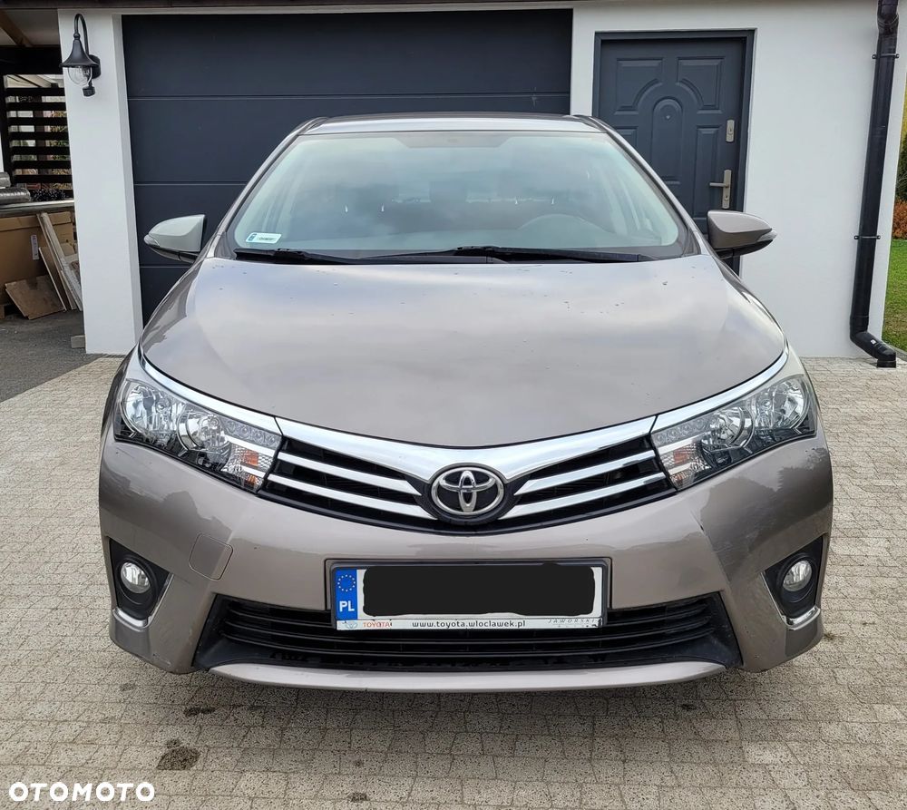 Toyota Corolla 1.6 Premium + - 2