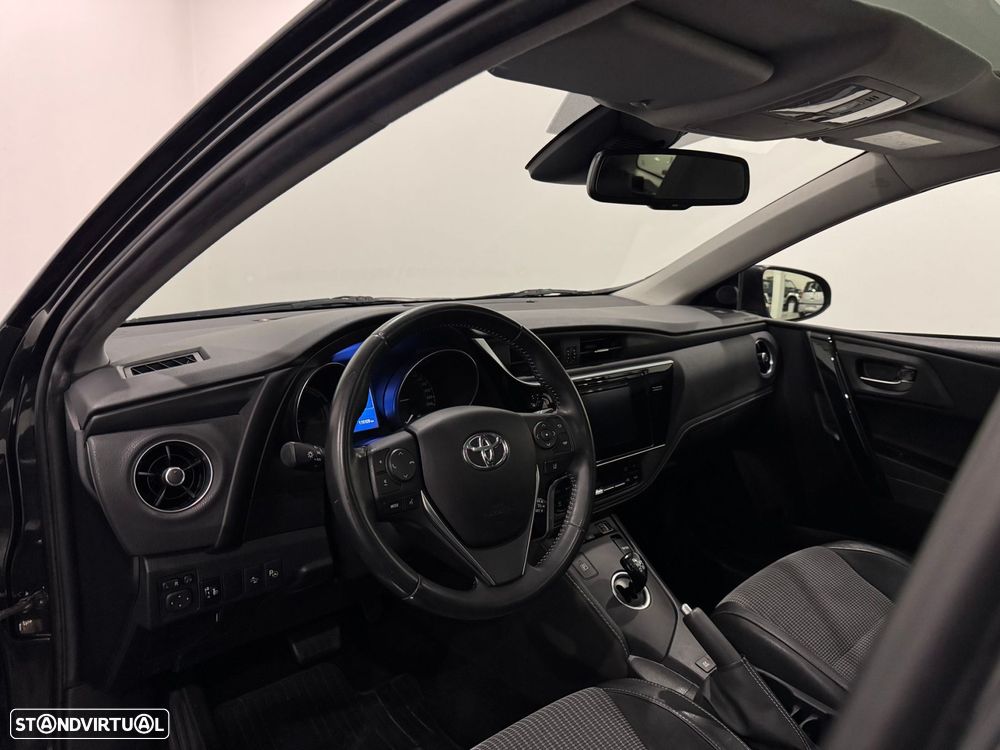 Toyota Auris Touring Sports 1.8 HSD Comfort +P.Techno+P.Sport - 6