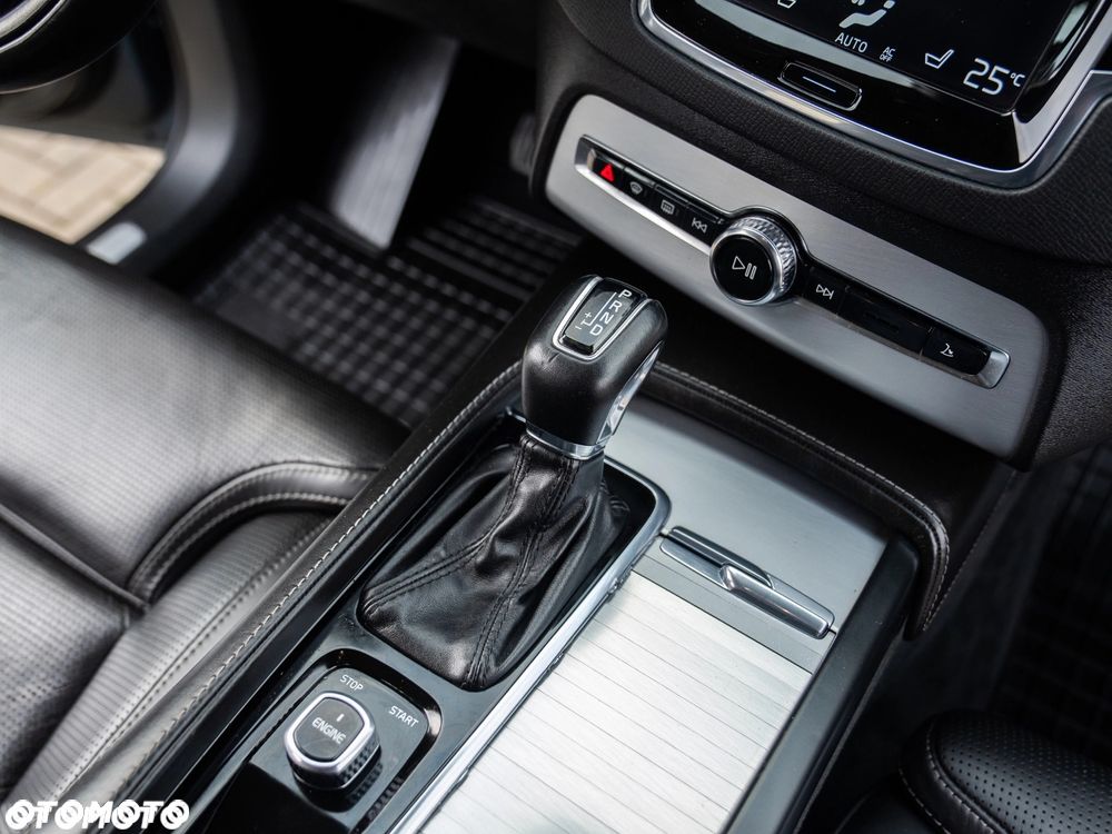 Volvo XC 90 B5 D AWD Geartronic Momentum Pro - 30