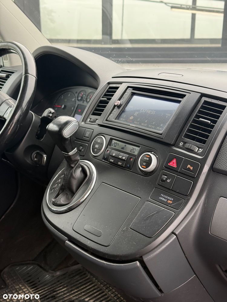 Volkswagen Multivan - 18
