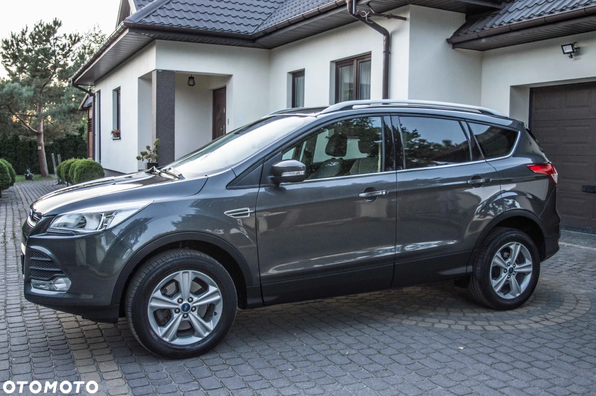 Ford Kuga 2.0 TDCi 4x2 Titanium - 4