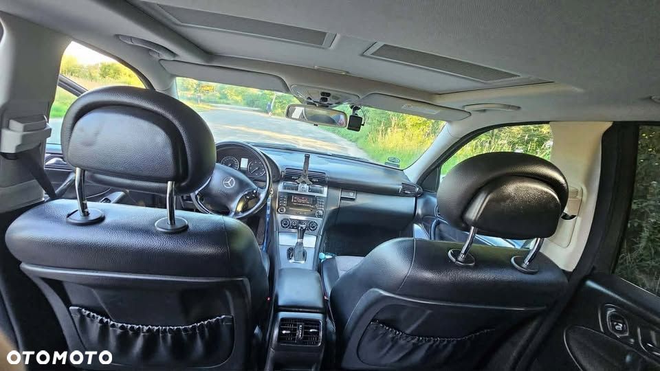 Mercedes-Benz C-Class 2004 photo 3