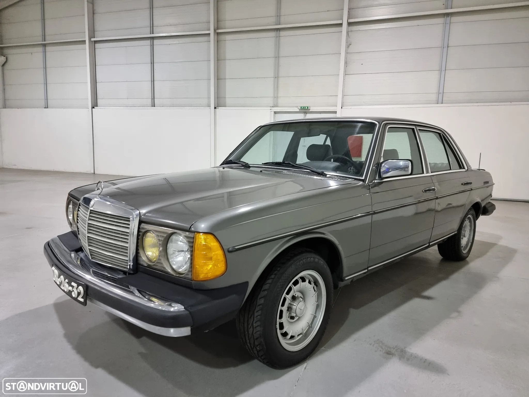 Mercedes-Benz 300 D Turbo - 1