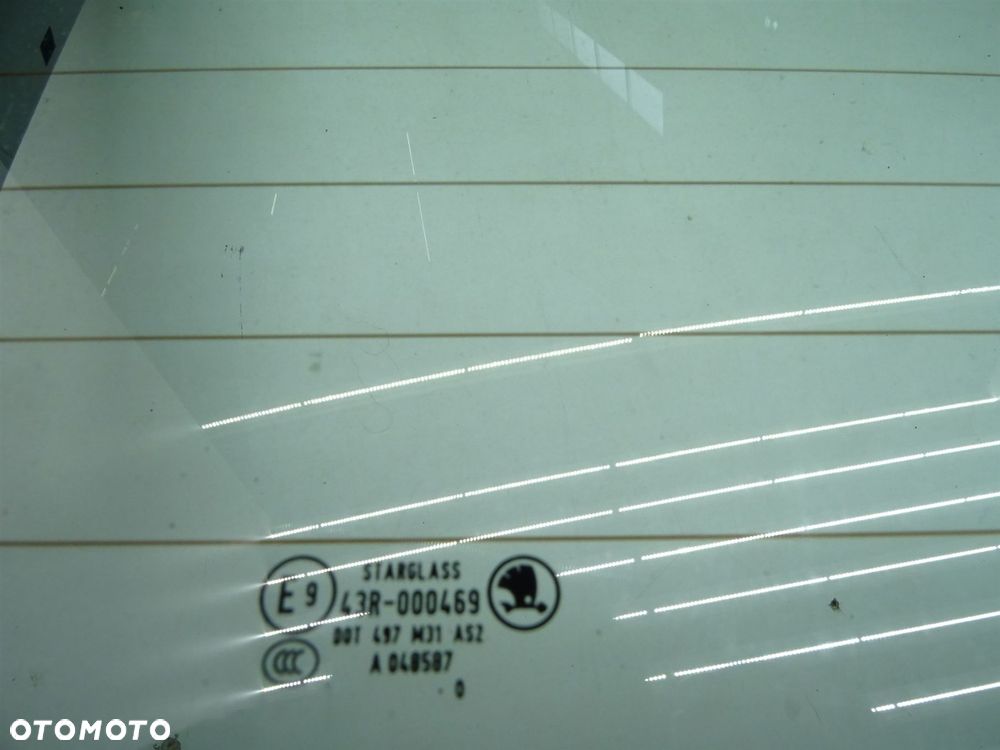 Klapa bagażnika tył tylna szyba lf9r 3t9827159 skoda superb ii kombi - 14