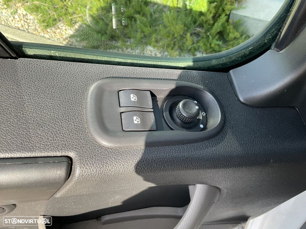 Renault Master 2.3 dCi L2H2 3.5T - 17