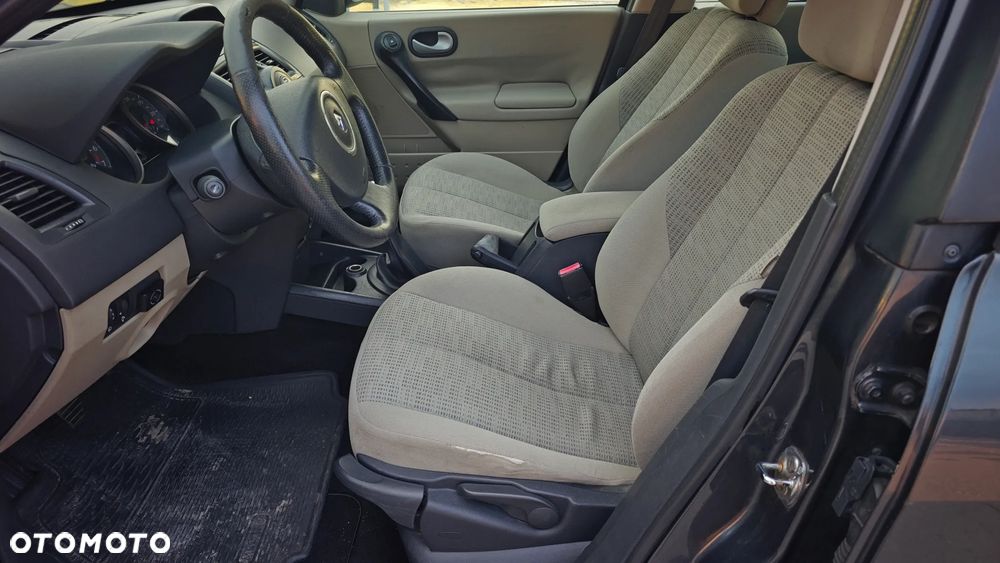 Renault Megane 1.6 16V Confort Privilege - 13