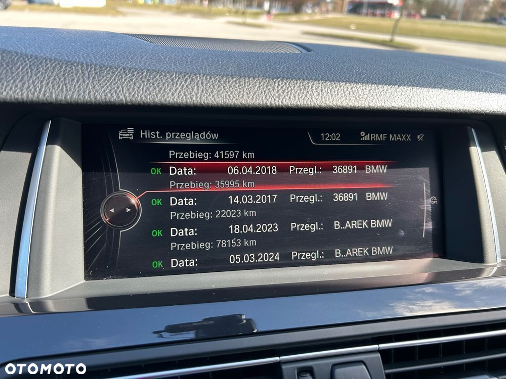 BMW Seria 5 520d - 32