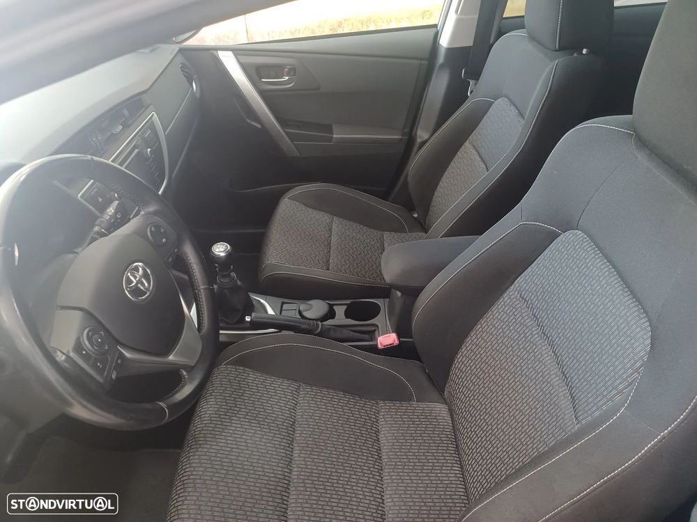 Toyota Auris 1.6 Valvematic Edition - 12