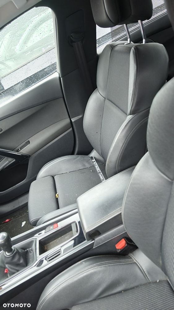 PEUGEOT 508 I 15r SEDAN FOTELE KANAPA PÓŁSKÓRA KOMPLET EUROPA - 1