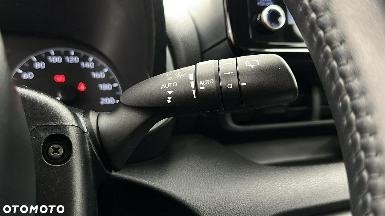 Toyota Yaris - 25