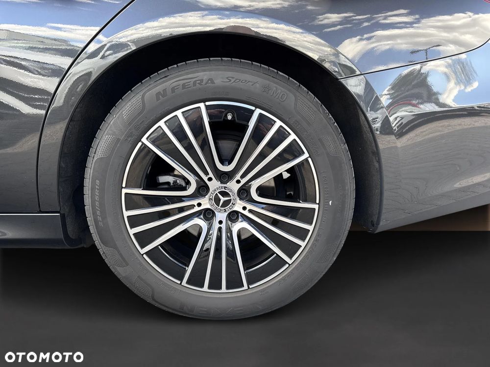 Mercedes-Benz Klasa E 200 d 9G-TRONIC - 18