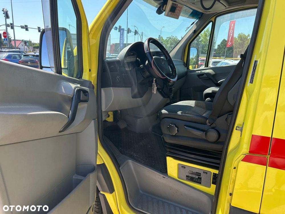 Mercedes-Benz Sprinter - 12