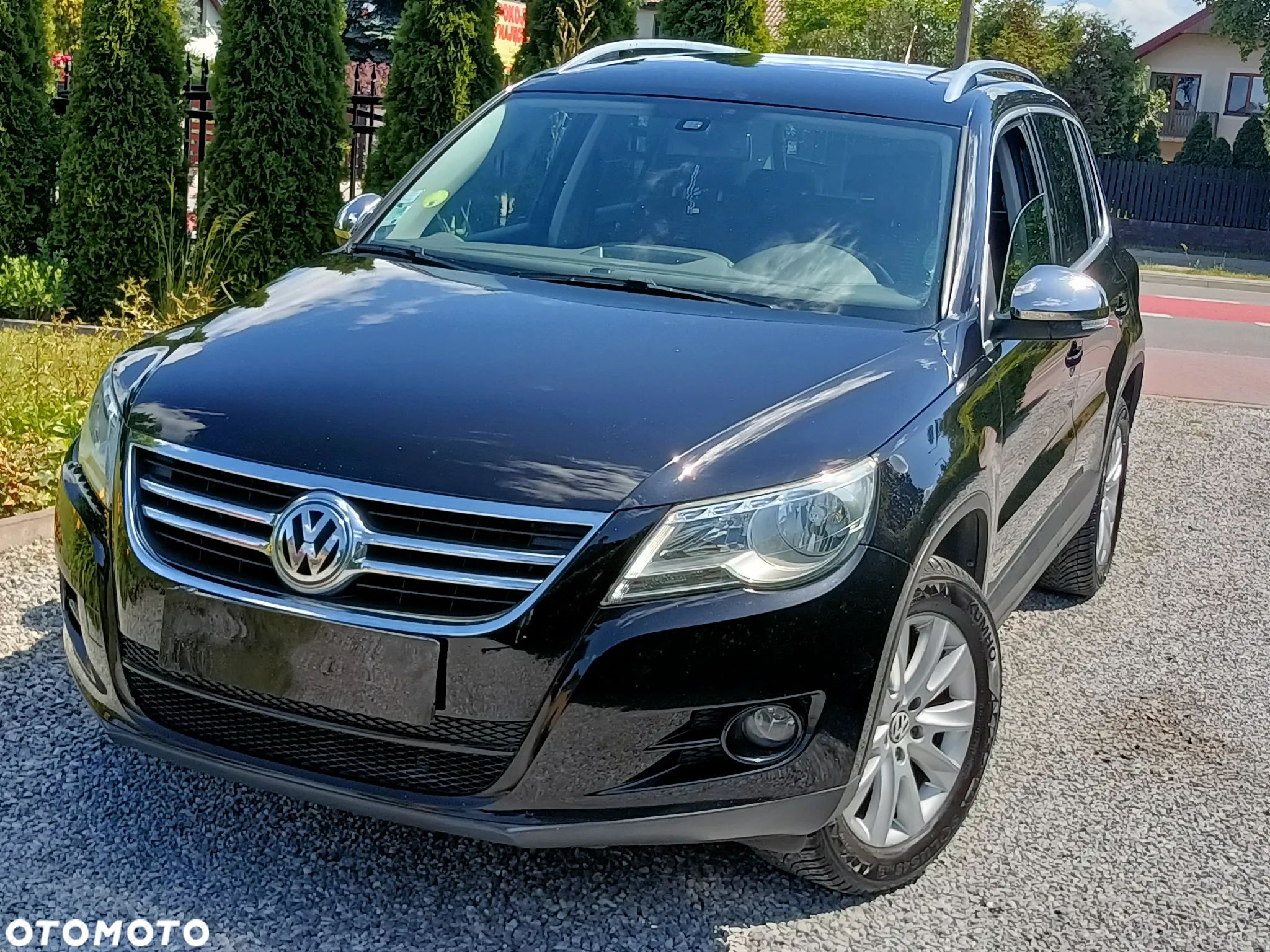Volkswagen Tiguan - 1