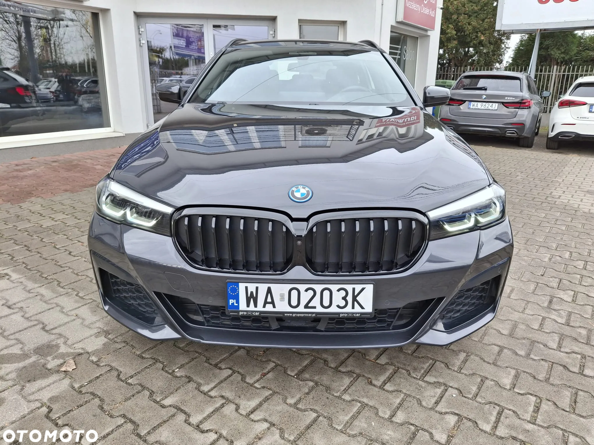 BMW Seria 5 530e xDrive M Sport sport - 12