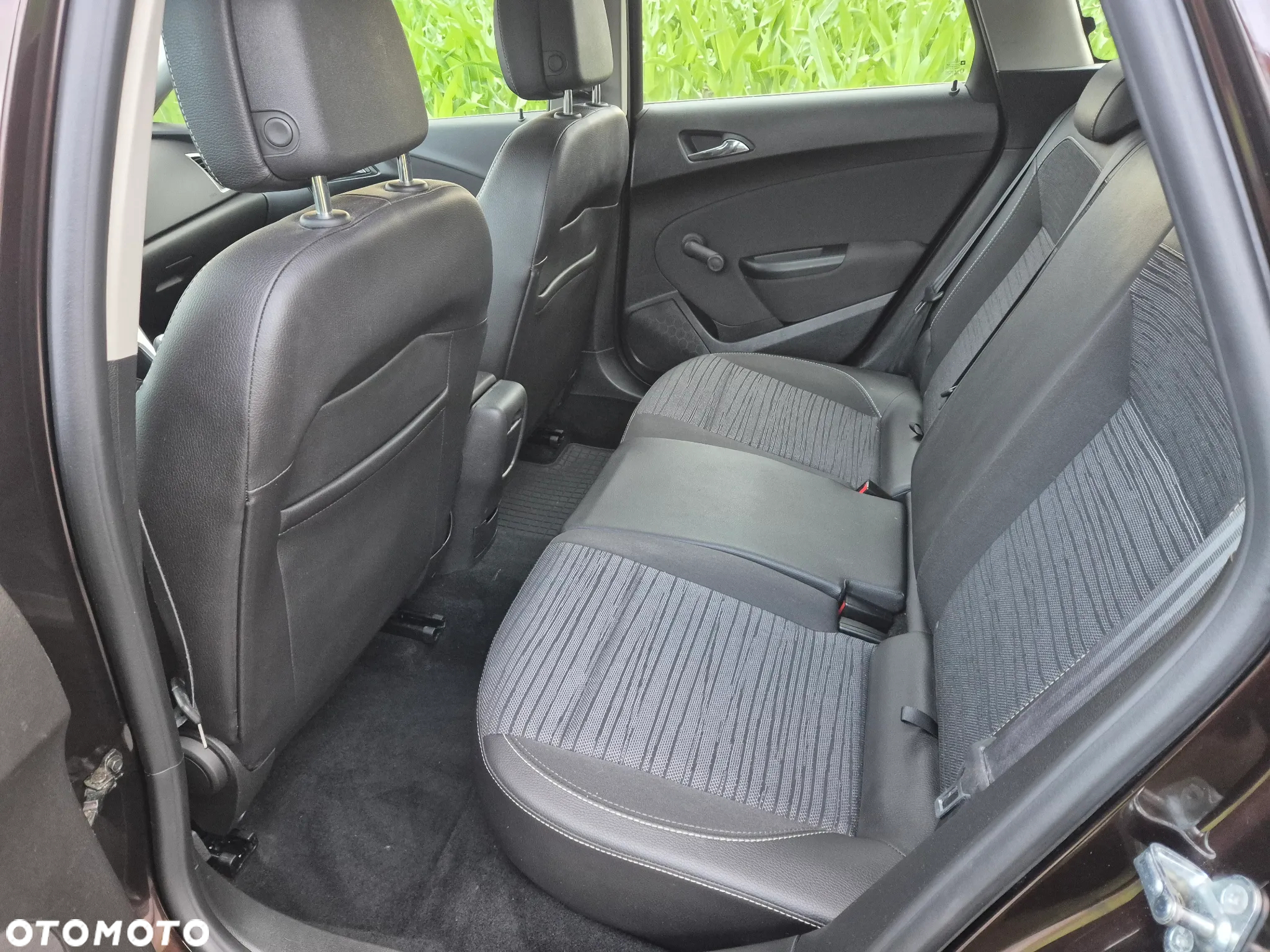 Opel Astra 1.4 Turbo Color Edition - 9