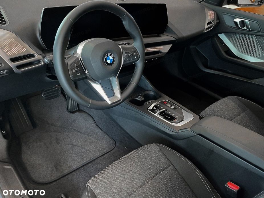 BMW Seria 1 120 mHEV - 8