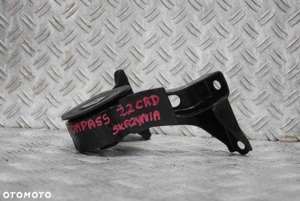 JEEP COMPASS  2.2 CRD ŁAPA SKRZYNI 2 WD - 2