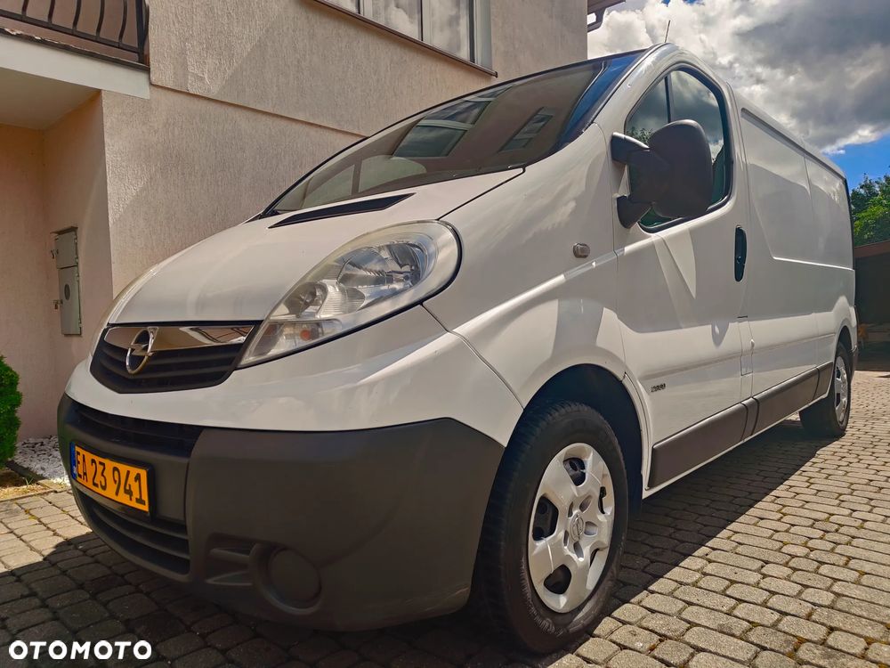 Opel Vivaro - 8