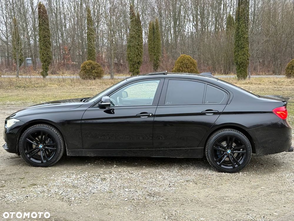 BMW Seria 3 330i xDrive Advantage - 4