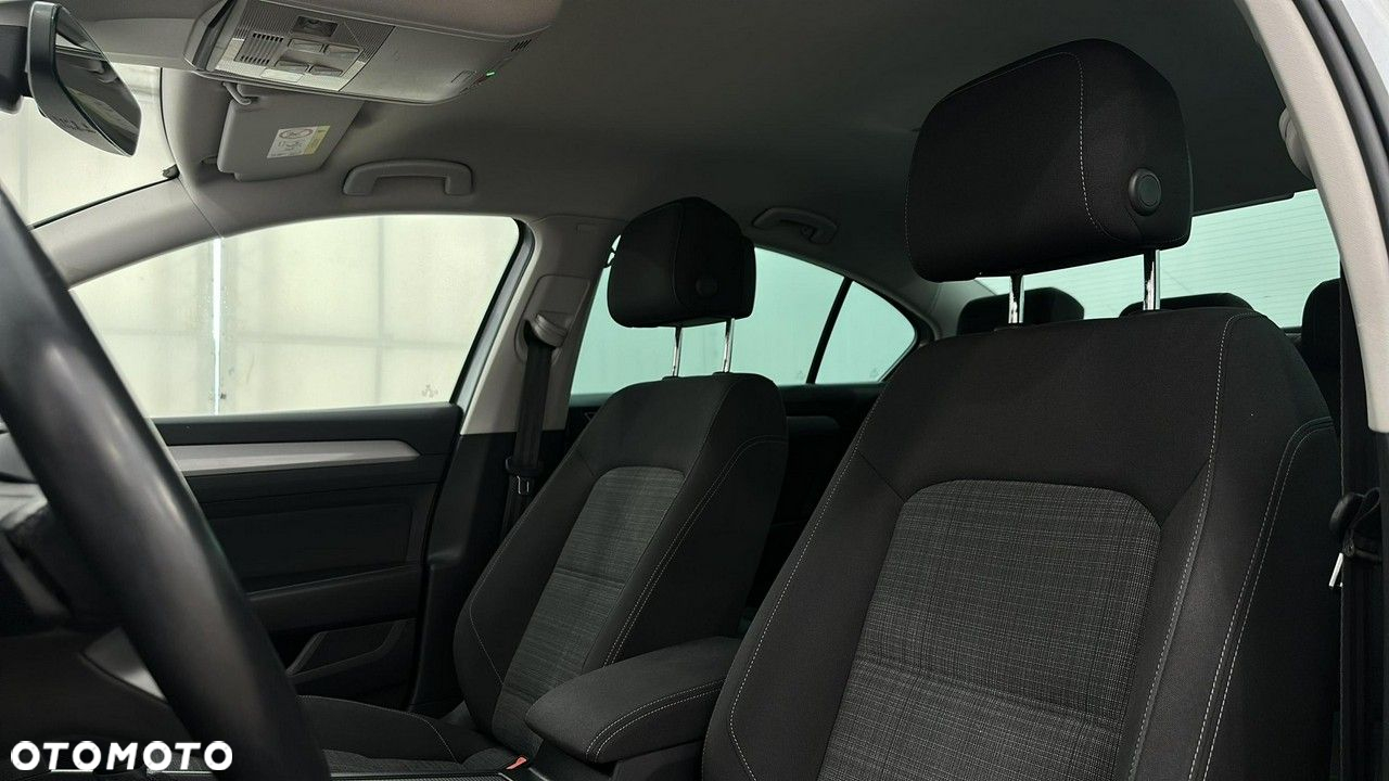 Volkswagen Passat 2.0 TDI EVO Business DSG - 16