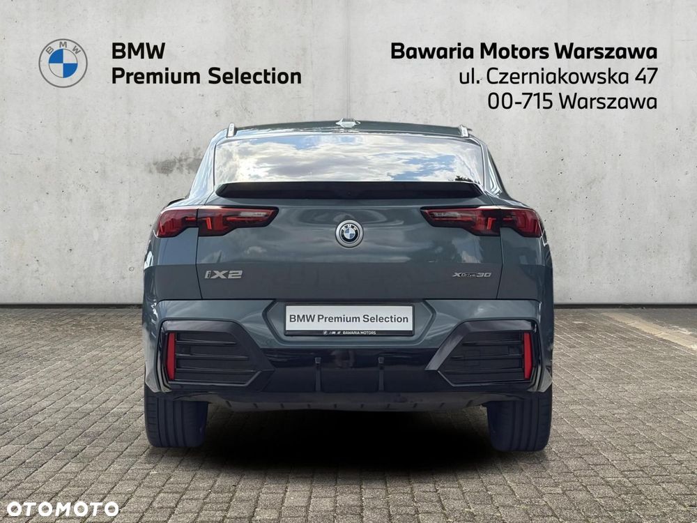 BMW iX2 - 11