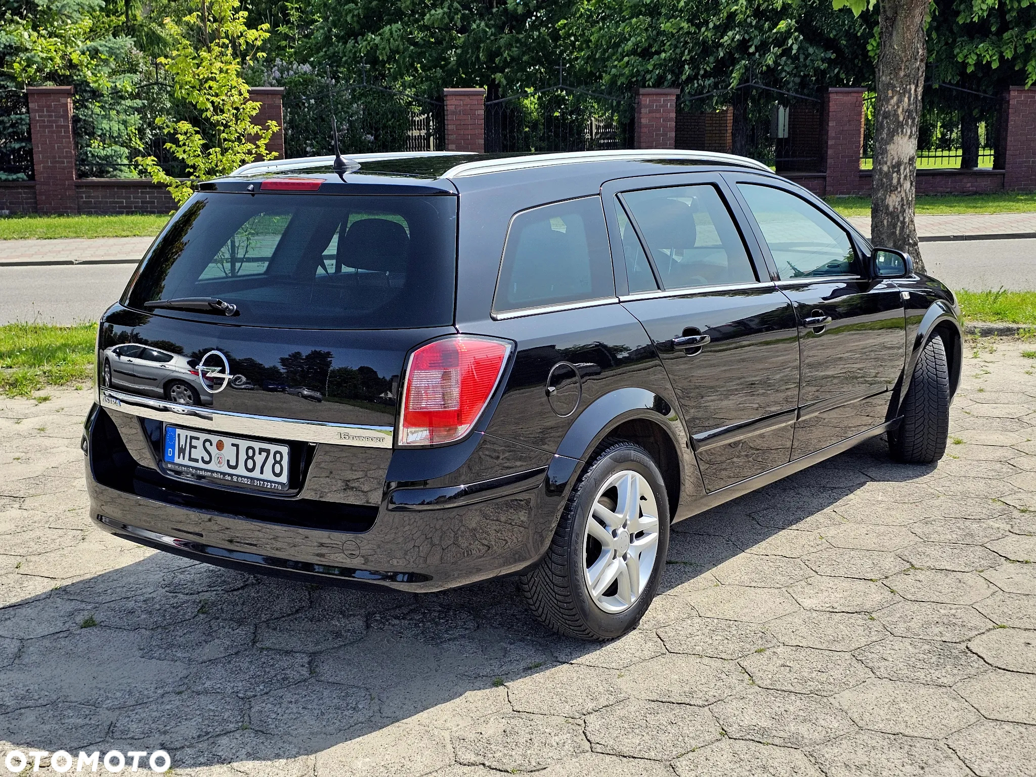 Opel Astra 1.6 Caravan NAVI - 21