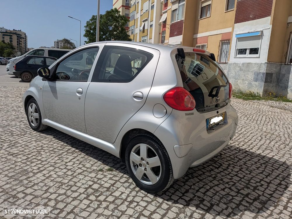 Toyota Aygo 1.0 + AC - 11
