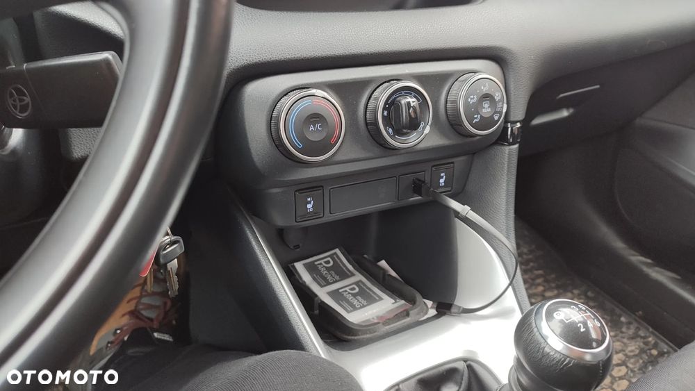 Toyota Yaris 1.5 Comfort - 12