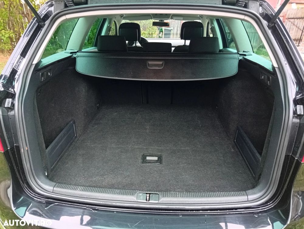 Volkswagen Passat - 12