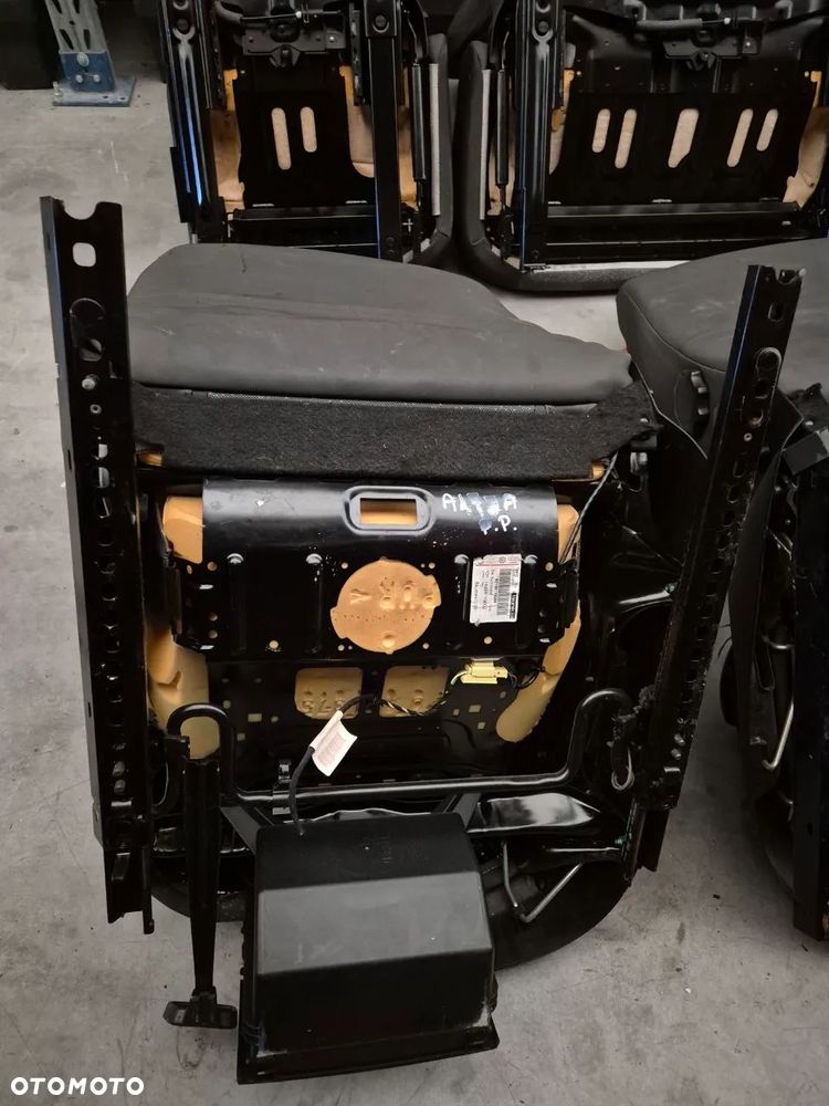 SEAT LEON II / ALTEA  / TOLEDO II FOTEL, KANAPA / BOCZEK DRZWI(dostępne 4 komplety foteli) - 28