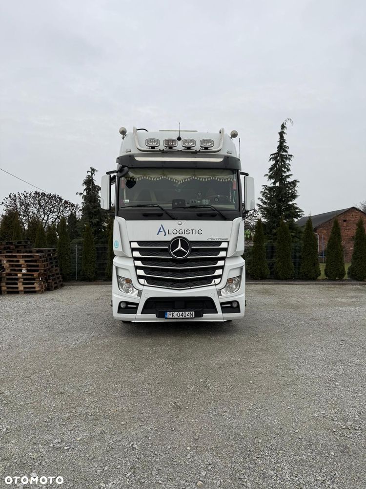Mercedes-Benz Actros - 1