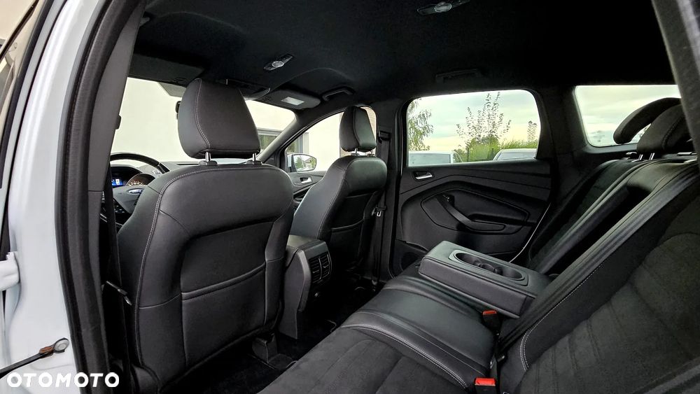 Ford Kuga 1.5 EcoBoost 2x4 ST-Line - 30