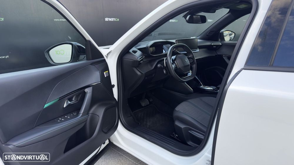 Peugeot 2008 1.2 PureTech Allure Pack EAT8 - 9