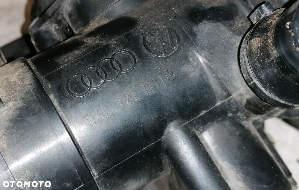 AUDI A4 B8 15r LIFT - POMPA WODY OBUDOWA TERMOSTATU 06L12111G - 3