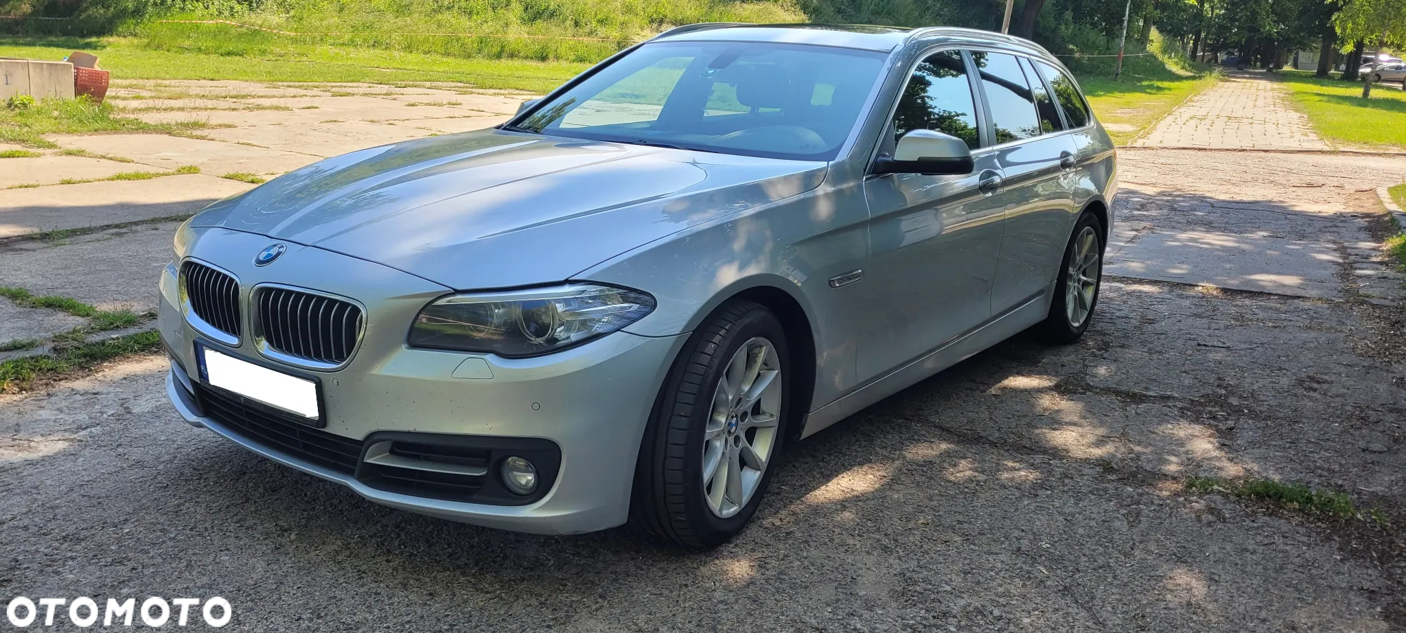 BMW Seria 5 530d xDrive Touring - 13