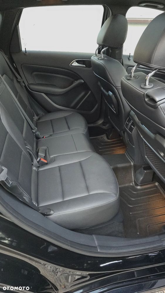 Mercedes-Benz Klasa B 250 4-Matic AMG Line - 17