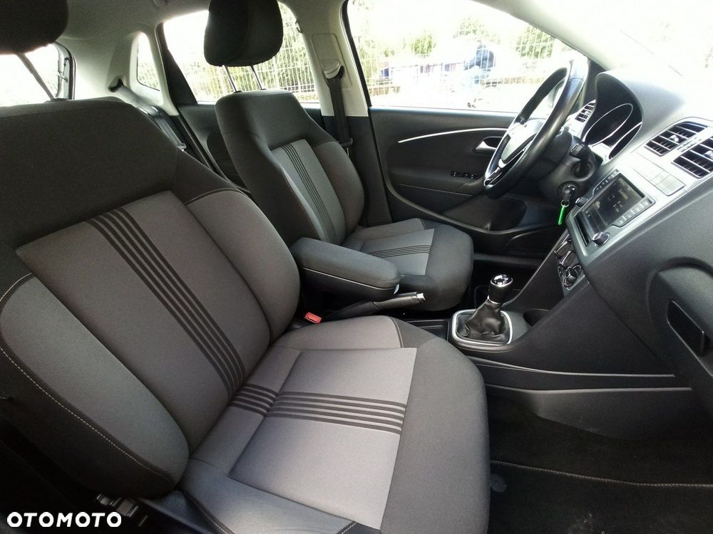 Volkswagen Polo 1.4 TDI (Blue Motion Technology) Comfortline - 11