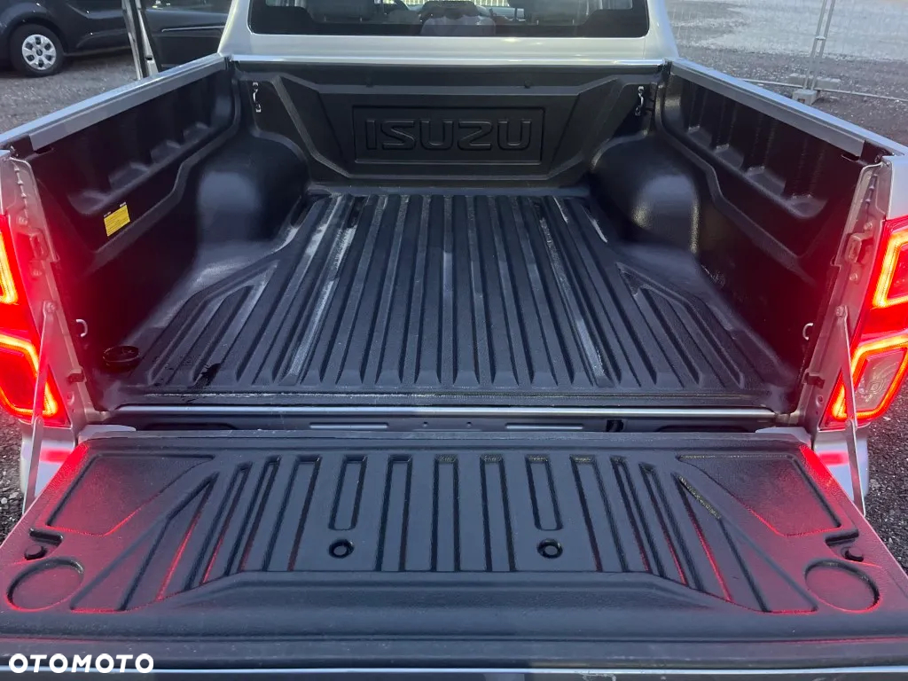 Isuzu D-Max 1.9 DC LSX - 10