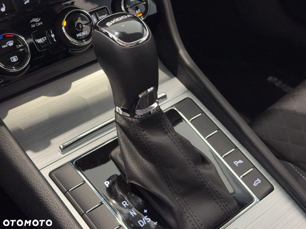 Skoda Superb 2.0 TDI SCR Ambition DSG - 37