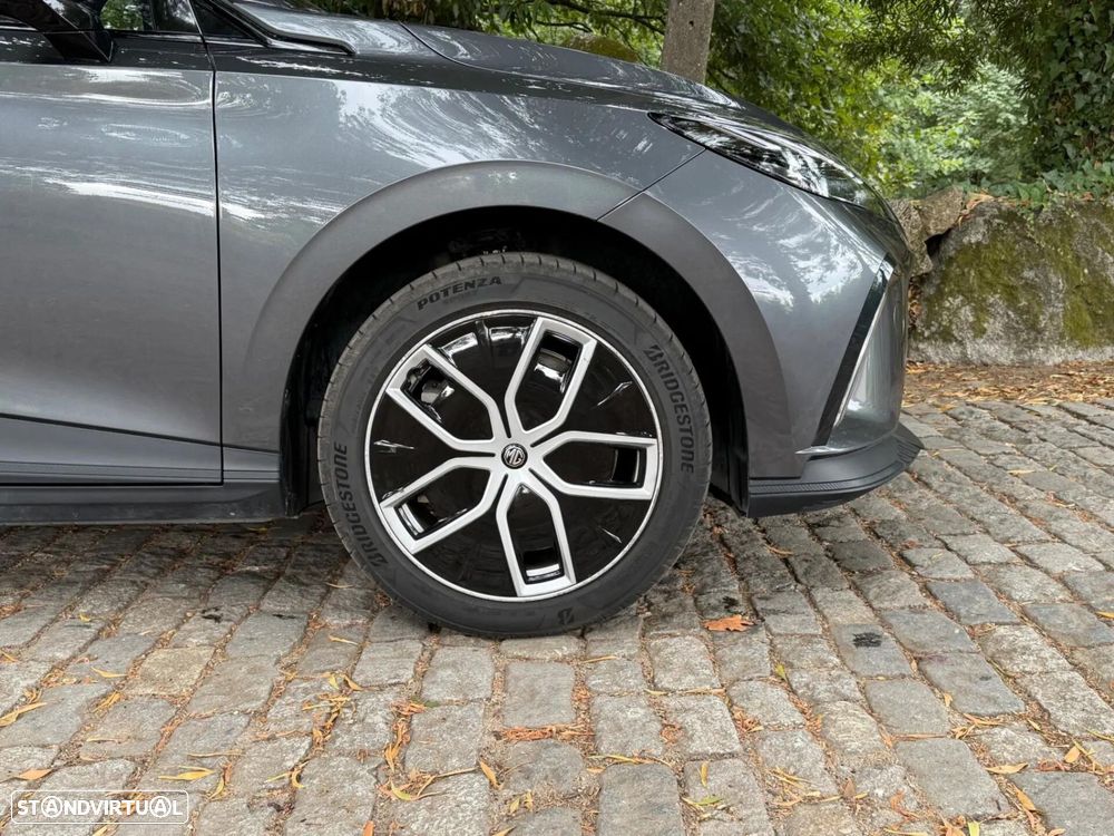 MG MG4 77 kWh Extended Range Luxury - 10